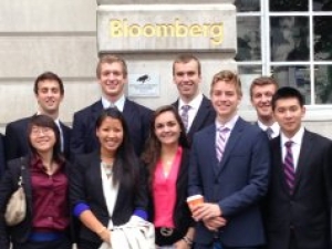 Finance Program Connects London Alumni With Students			